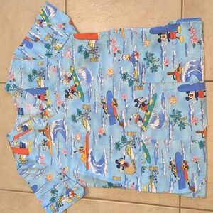 The Wonderful World of Disney Mickey Surf Beach Scrub Top Size Medium